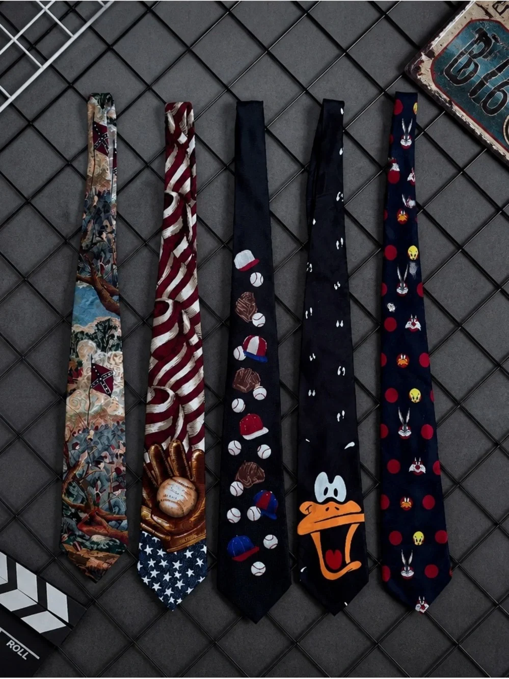 Men's Vintage Bundle Tango  x Looney Tunes Ties